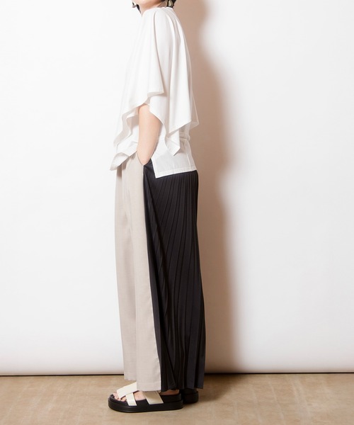 OSMOSIS(オズモーシス)の「プリーツ切替パンツ(その他パンツ・レディース・ライトベージュ/グレー/ブラック・ONE SIZE)」の22枚目の写真