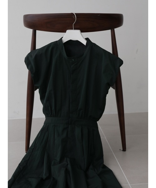 Katrin TOKYO(カトリーントーキョー)の「back open jumpsuit(つなぎ/オールインワン・レディース・ダークグリーン/ピンク/ベージュ系・S/M/XS/S-Short)」の17枚目の写真