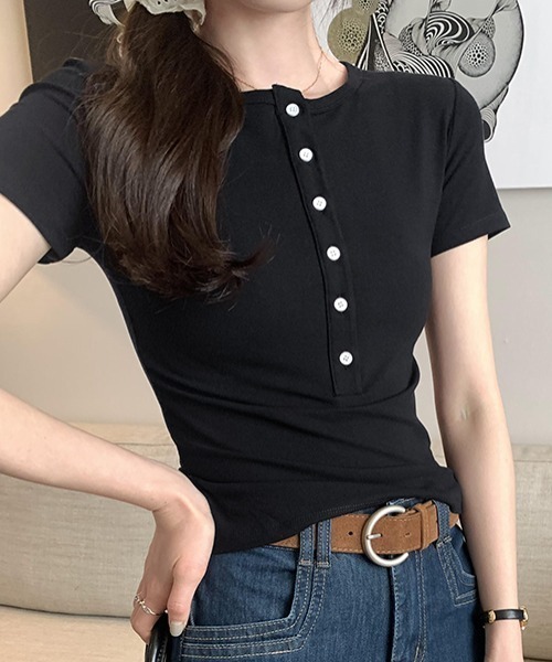 Vipoa(ヴィポア)の「ハーフボタンシンプルスリムトップス(Tシャツ/カットソー・レディース・ネイビー/ホワイト/グレー/ブラック・FREE)」の11枚目の写真