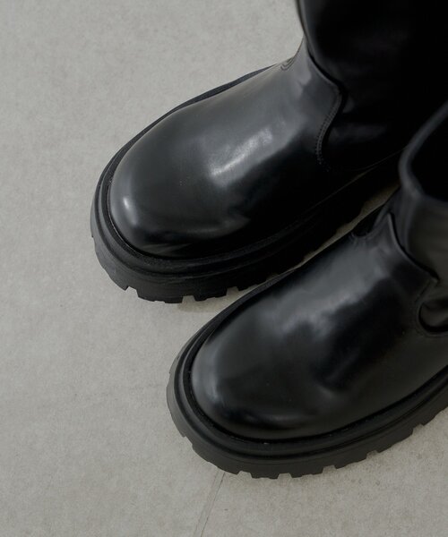 Chico(チコ)の「サイドストラップ厚底ショートブーツ(ブーツ・レディース・ブラウン/ブラック・SMALL/MEDIUM/LARGE)」の18枚目の写真