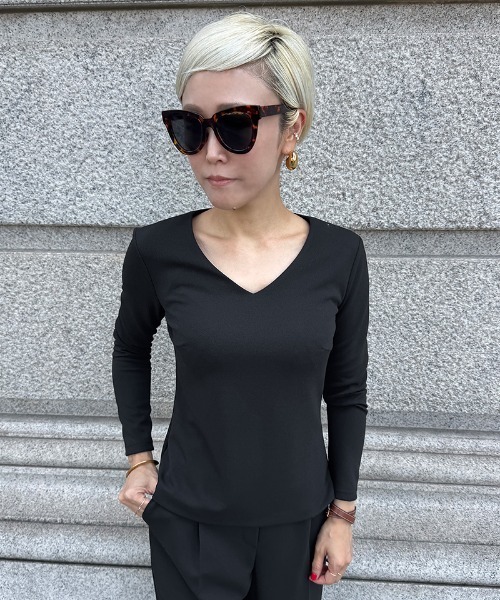 日本製美バストラインVネックカットソー（Tシャツ/カットソー