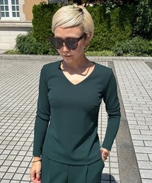 JENNE（ジェンヌ）の「日本製美バストラインVネックカットソー（Tシャツ/カットソー）」