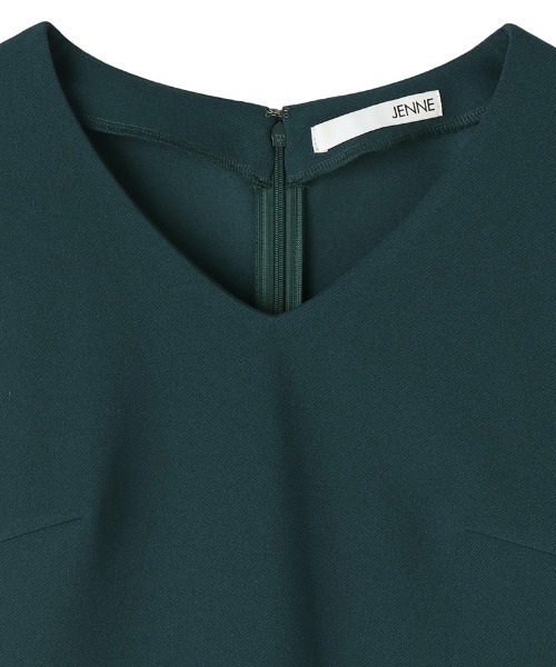 JENNE(ジェンヌ)の「日本製美バストラインVネックカットソー(Tシャツ/カットソー・レディース・ホワイト/ネイビー/ブラック/ダークグリーン・SMALL/MEDIUM/LARGE)」の21枚目の写真