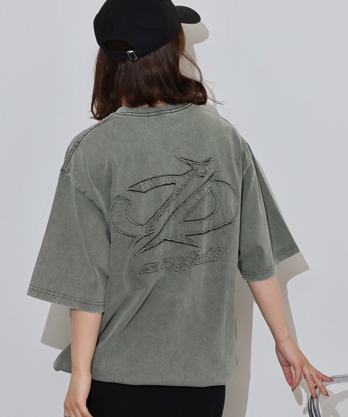 RE730(アールイーセブンサーティー)の「アップリケ半袖Tシャツ(Tシャツ/カットソー・メンズ・カーキ/ブラック・XL/M/L)」の1枚目の写真