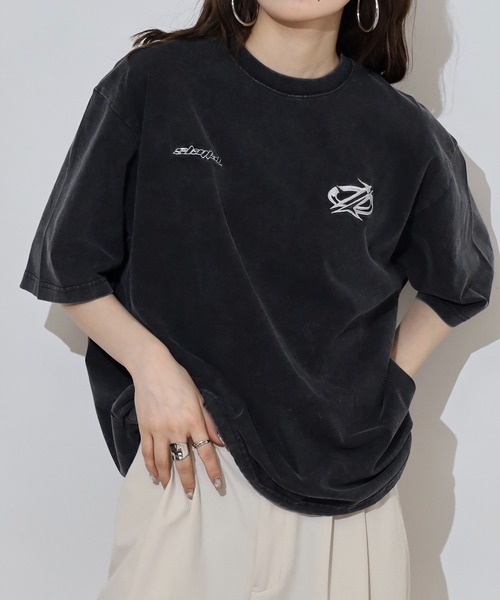 RE730(アールイーセブンサーティー)の「アップリケ半袖Tシャツ(Tシャツ/カットソー・メンズ・カーキ/ブラック・XL/M/L)」の2枚目の写真
