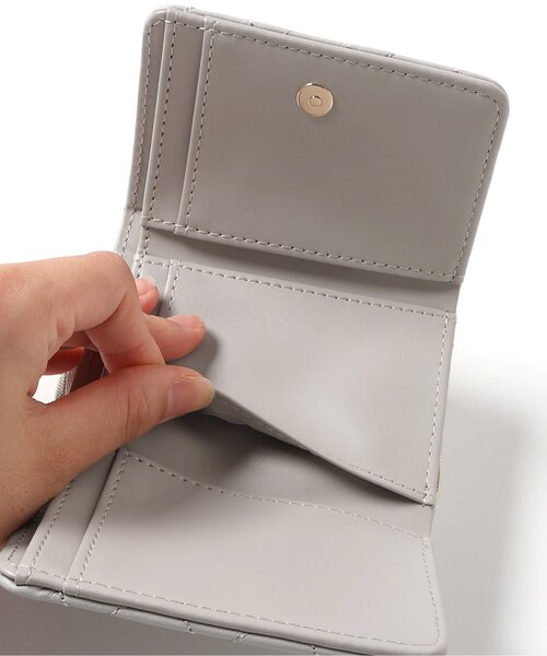 algy(アルジー)の「キルトショルダーウォレット(ショルダーバッグ・キッズ・ブラック/グレー/オフホワイト・FREE)」の11枚目の写真