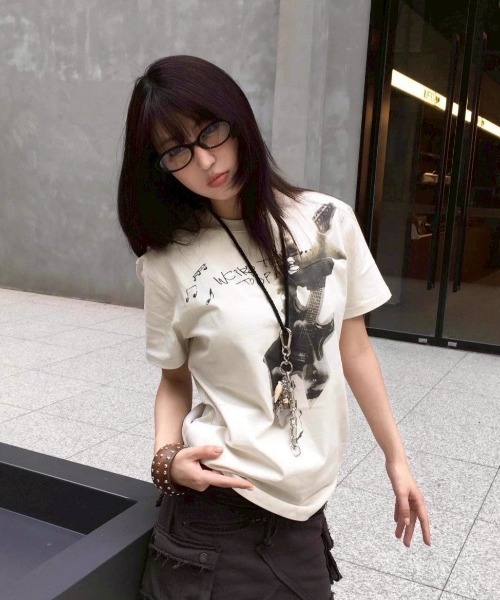 almo(アルモ)の「【LAMPOON】ギタープリントカットソー(Tシャツ/カットソー・レディース・ホワイト・LARGE/MEDIUM/SMALL)」の9枚目の写真