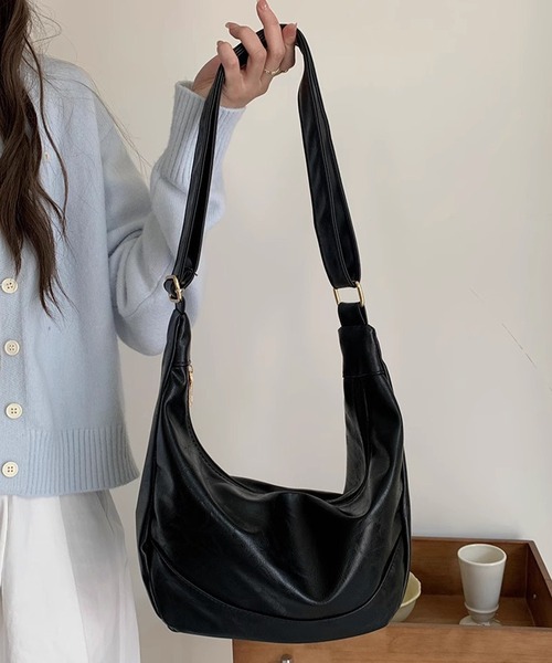 Lace Ladies（レースレディース）の「レザー調 ワンショルダー ベーシック ソフト ショルダーバッグ（ショルダーバッグ・レディース・ブラック/ブラウン・FREE）」の19枚目の写真