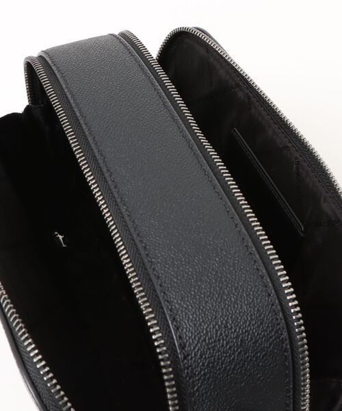 MICHAEL KORS(マイケルコース)の「COOPER ダブルジップ ロング クロスボディ - MKシグネチャー(ショルダーバッグ・メンズ・ガンメタ・FREE)」の4枚目の写真