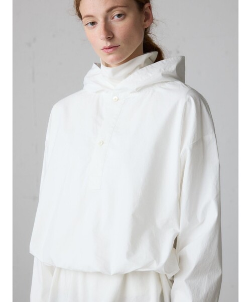 MidiUmi(ミディウミ)の「MidiUmi フード付きプルオーバーシャツ(シャツ/ブラウス・レディース・ベージュ/ブラック/チャコールグレー/オフホワイト・FREE)」の13枚目の写真