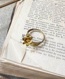 m.soeur（エムスール）の「ユリのリング（リング）」