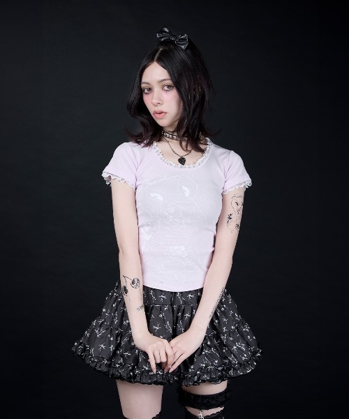 AVENCHUMU(アバンチュウム)の「ERICO collaboration illustration T-shirt(Tシャツ/カットソー・レディース・ブラック×ピンク/ブラック/ピンク・FREE/XS)」の18枚目の写真