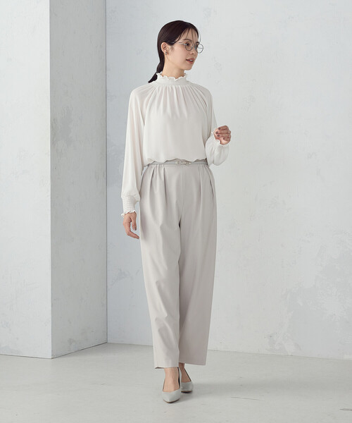 COMME CA ISM(コムサイズム)の「シャーリングブラウス(シャツ/ブラウス・レディース・ホワイト×ブラック/ネイビー/アイボリー/ブラック×ホワイト・LARGE/MEDIUM)」の8枚目の写真