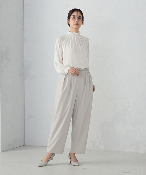 COMME CA ISM(コムサイズム)の「シャーリングブラウス(シャツ/ブラウス・レディース・ホワイト×ブラック/ネイビー/アイボリー/ブラック×ホワイト・LARGE/MEDIUM)」の9枚目の写真