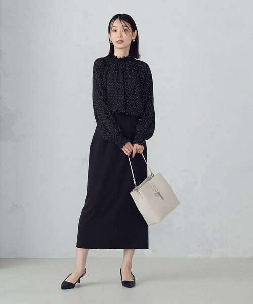 COMME CA ISM(コムサイズム)の「シャーリングブラウス(シャツ/ブラウス・レディース・ホワイト×ブラック/ネイビー/アイボリー/ブラック×ホワイト・LARGE/MEDIUM)」の18枚目の写真