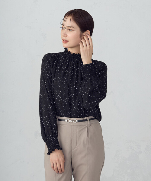 COMME CA ISM（コムサイズム）の「シャーリングブラウス（シャツ/ブラウス・レディース・ホワイト×ブラック/ネイビー/アイボリー/ブラック×ホワイト・LARGE/MEDIUM）」の18枚目の写真