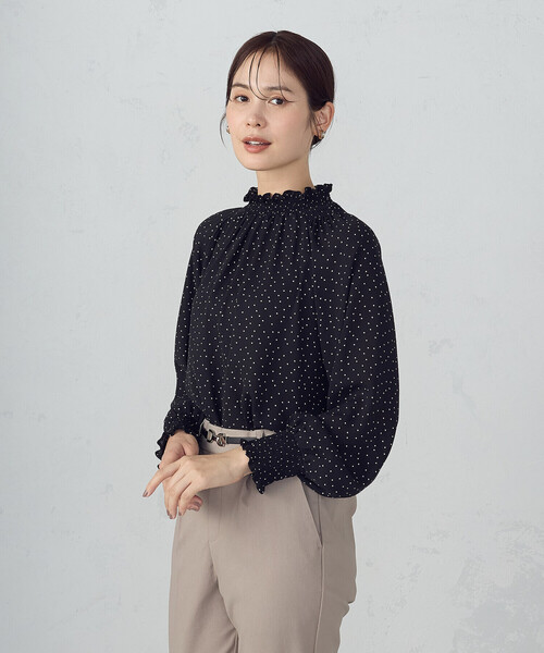 COMME CA ISM（コムサイズム）の「シャーリングブラウス（シャツ/ブラウス・レディース・ホワイト×ブラック/ネイビー/アイボリー/ブラック×ホワイト・LARGE/MEDIUM）」の16枚目の写真