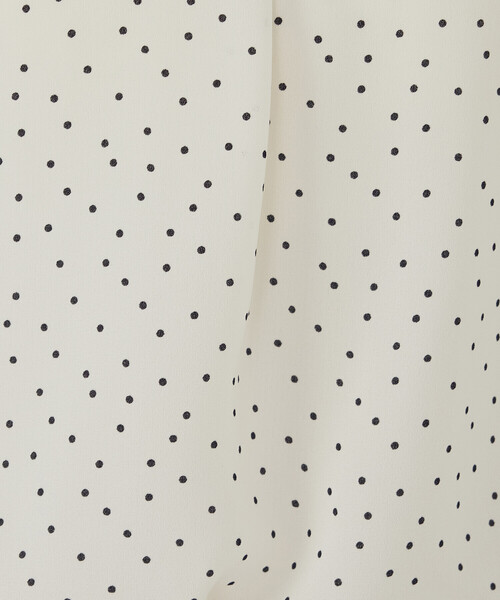 COMME CA ISM（コムサイズム）の「シャーリングブラウス（シャツ/ブラウス・レディース・ホワイト×ブラック/ネイビー/アイボリー/ブラック×ホワイト・LARGE/MEDIUM）」の6枚目の写真