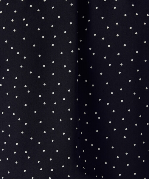 COMME CA ISM（コムサイズム）の「シャーリングブラウス（シャツ/ブラウス・レディース・ホワイト×ブラック/ネイビー/アイボリー/ブラック×ホワイト・LARGE/MEDIUM）」の5枚目の写真