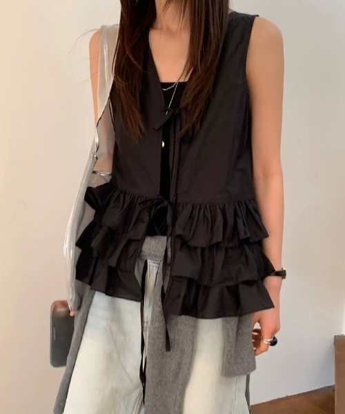 gossip!ロサンゼルス(ゴシップロサンゼルス)の「レイヤーフリル 前後2wayノースリーブトップス(シャツ/ブラウス・レディース・ホワイト/ブラック・FREE)」の2枚目の写真