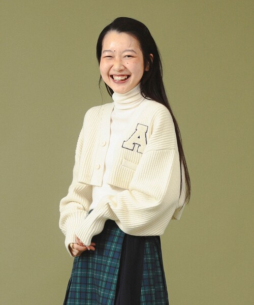 BEAMS BOY(ビームスボーイ)の「【1/15再値下げ】ショート レタード カーディガン(カーディガン/ボレロ・レディース・ホワイト系その他7/ネイビー・ONE SIZE)」の15枚目の写真