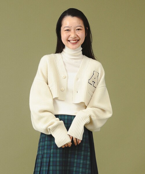 BEAMS BOY(ビームスボーイ)の「【1/15再値下げ】ショート レタード カーディガン(カーディガン/ボレロ・レディース・ホワイト系その他7/ネイビー・ONE SIZE)」の16枚目の写真