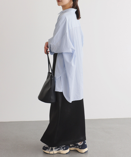 SLOBE IENA(スローブイエナ)の「《追加》オーバーサイズシャツ(シャツ/ブラウス・レディース・スカイブルー/ホワイト/ベージュ・FREE)」の12枚目の写真