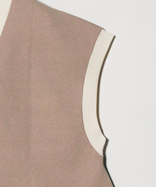 UNITED ARROWS（ユナイテッドアローズ）の「ミニマル 2WAY ベスト‐ウォッシャブル‐（ニット/セーター・レディース・ブラック/ダークブラウン/ベージュ・FREE）」の9枚目の写真
