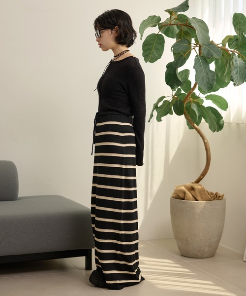 LAULEN(ローレン)の「border long knit skirt /配色ボーダーロングニットスカート(スカート・レディース・アイボリー/ブラック/ブラウン・FREE)」の5枚目の写真
