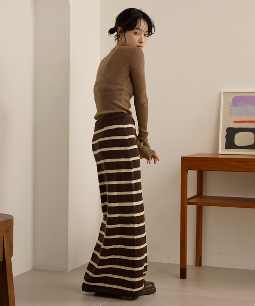 LAULEN(ローレン)の「border long knit skirt /配色ボーダーロングニットスカート(スカート・レディース・アイボリー/ブラック/ブラウン・FREE)」の11枚目の写真