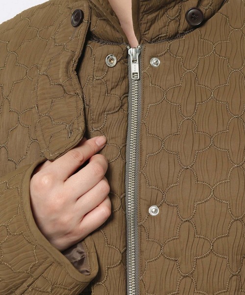 mysty woman(ミスティウーマン)の「3WAYキルティングブルゾン 582490(ブルゾン・レディース・アイボリー/ブラック/ブラウン・FREE)」の21枚目の写真