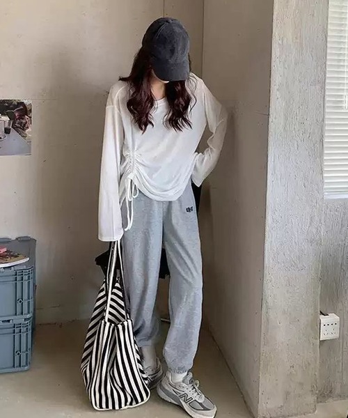 NANEA（ナネア）の「サイドシャーリングシアートップス（Tシャツ/カットソー・レディース・ホワイト/ブラック・SMALL/MEDIUM/LARGE）」の12枚目の写真