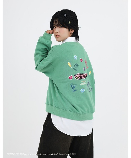DOUBLE NAME(ダブルネーム)の「パワーパフガールズコラボ ステッカーデコプルオーバー(Tシャツ/カットソー・レディース・オフホワイト/ブルー/ピンク/グリーン・FREE)」の2枚目の写真