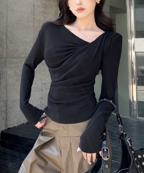 Silly(シリー)の「ドレープデザインニット(ニット/セーター・レディース・ブラック/ベージュ/ホワイト・MEDIUM/SMALL/LARGE)」の6枚目の写真