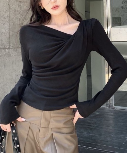 Silly(シリー)の「ドレープデザインニット(ニット/セーター・レディース・ブラック/ベージュ/ホワイト・MEDIUM/SMALL/LARGE)」の5枚目の写真