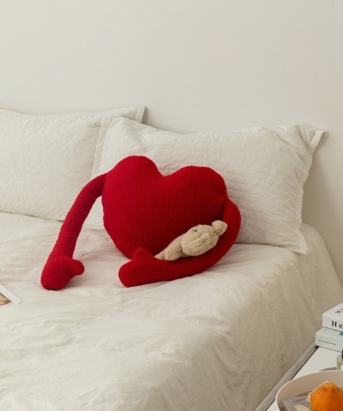 Made in I（メイドインアイ）の「ハートデザイン抱き枕クッション（クッション/クッションカバー・レディース・レッド・FREE）」の6枚目の写真