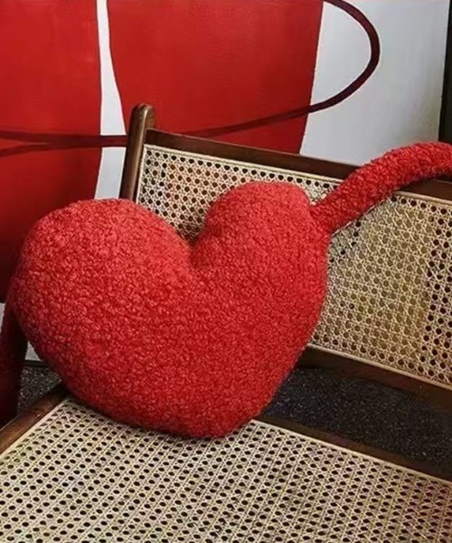 Made in I（メイドインアイ）の「ハートデザイン抱き枕クッション（クッション/クッションカバー・レディース・レッド・FREE）」の12枚目の写真