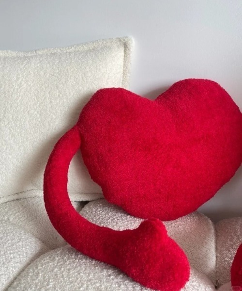 Made in I（メイドインアイ）の「ハートデザイン抱き枕クッション（クッション/クッションカバー・レディース・レッド・FREE）」の16枚目の写真