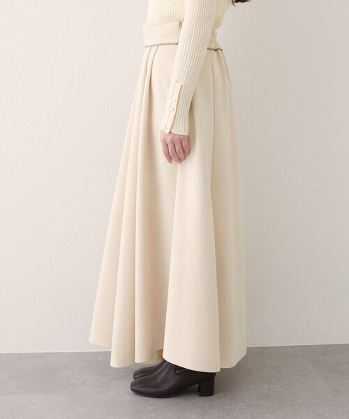 natural couture（ナチュラルクチュール）の「【WEB限定】ポンチスエードパイピングサーキュラースカート（スカート・レディース・ブラウン/チャコールグレー/アイボリー・FREE）」の12枚目の写真