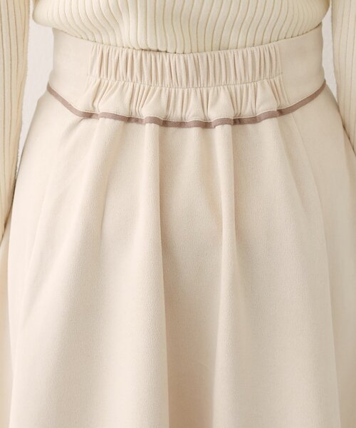 natural couture（ナチュラルクチュール）の「【WEB限定】ポンチスエードパイピングサーキュラースカート（スカート・レディース・ブラウン/チャコールグレー/アイボリー・FREE）」の9枚目の写真