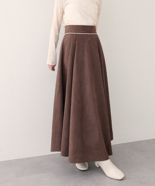natural couture（ナチュラルクチュール）の「【WEB限定】ポンチスエードパイピングサーキュラースカート（スカート・レディース・ブラウン/チャコールグレー/アイボリー・FREE）」の21枚目の写真