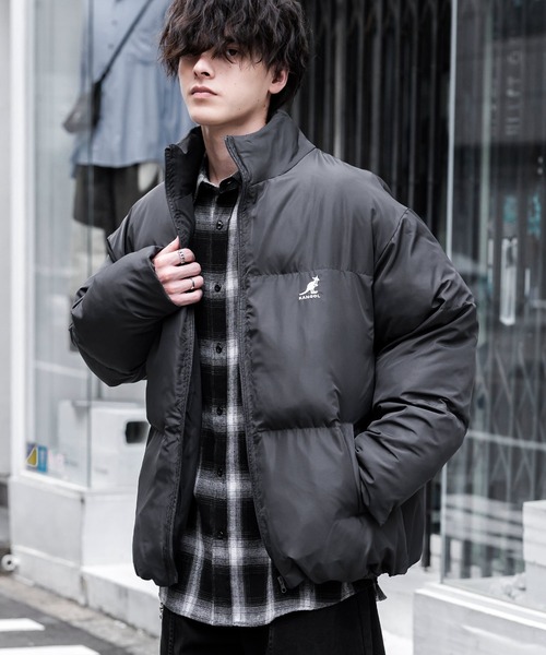 KANGOL(カンゴール)の「KANGOL カンゴール 別注コラボ オーバーサイズワンポイントロゴ刺繍ファイバーダウン中綿ジャケット(ダウンジャケット/コート・メンズ・チャコール/ネイビー/オフホワイト/ブラック・XL/M/L)」の3枚目の写真