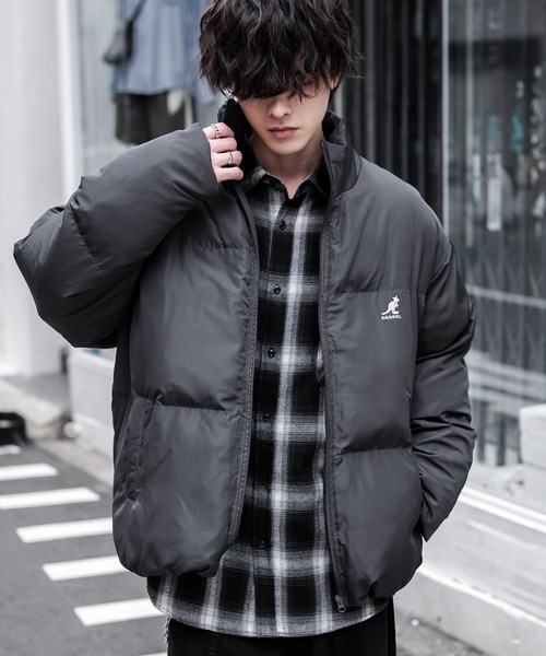 KANGOL(カンゴール)の「KANGOL カンゴール 別注コラボ オーバーサイズワンポイントロゴ刺繍ファイバーダウン中綿ジャケット(ダウンジャケット/コート・メンズ・チャコール/ネイビー/オフホワイト/ブラック・XL/M/L)」の21枚目の写真