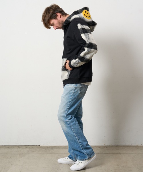 STUD MUFFIN（スタッドマフィン）の「STUD MUFFIN/スタッドマフィン/裏毛パイル&シャギーチェック サガラパッチワーク ビックジップワイドパーカー（パーカー・メンズ・ホワイト/ブラック・3/2/4）」の4枚目の写真