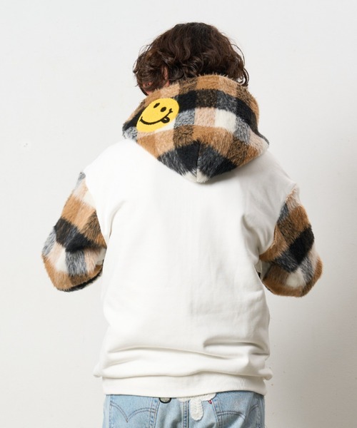STUD MUFFIN（スタッドマフィン）の「STUD MUFFIN/スタッドマフィン/裏毛パイル&シャギーチェック サガラパッチワーク ビックジップワイドパーカー（パーカー・メンズ・ホワイト/ブラック・3/2/4）」の10枚目の写真