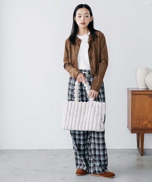 mili an deni(ミリアンデニ)の「スウェードロングスリーブメロウブラウス(シャツ/ブラウス・レディース・ライトベージュ/キャメル/ブラウン・M)」の17枚目の写真