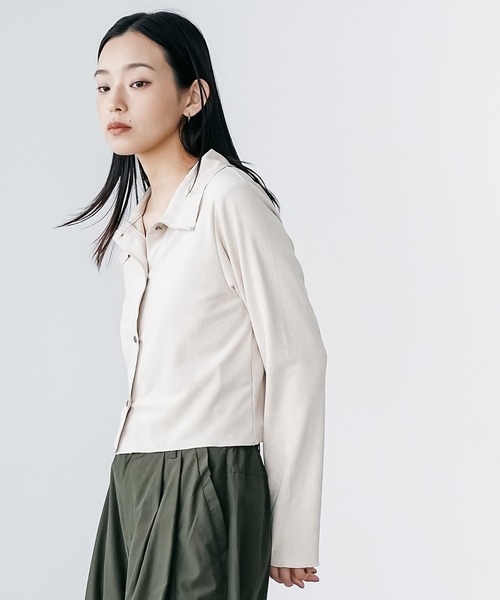 mili an deni(ミリアンデニ)の「スウェードロングスリーブメロウブラウス(シャツ/ブラウス・レディース・ライトベージュ/キャメル/ブラウン・M)」の18枚目の写真