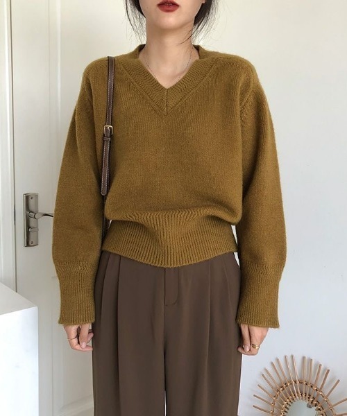 Beststore（ベストストア）の「Vネック オーバーサイズ ニット　セーター（ニット/セーター・レディース・ホワイト/ピンク/ベージュ/グレー/ダークグリーン/ブラック/カーキ・FREE）」の6枚目の写真