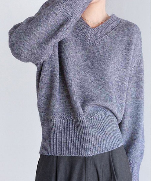 Beststore（ベストストア）の「Vネック オーバーサイズ ニット　セーター（ニット/セーター・レディース・ホワイト/ピンク/ベージュ/グレー/ダークグリーン/ブラック/カーキ・FREE）」の15枚目の写真