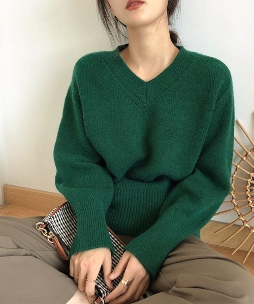 Beststore（ベストストア）の「Vネック オーバーサイズ ニット　セーター（ニット/セーター・レディース・ホワイト/ピンク/ベージュ/グレー/ダークグリーン/ブラック/カーキ・FREE）」の13枚目の写真